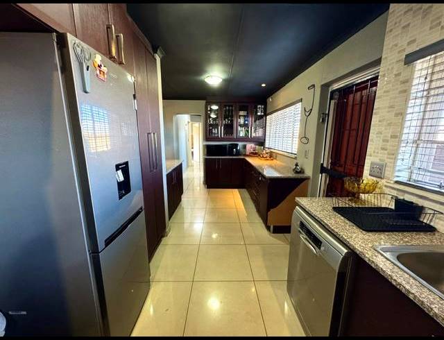 3 BEDROOM HOUSE FOR SALE IN SUNWARD PARK